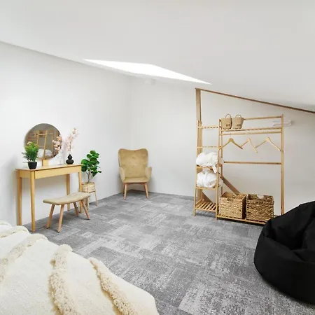 V Strani Appartement